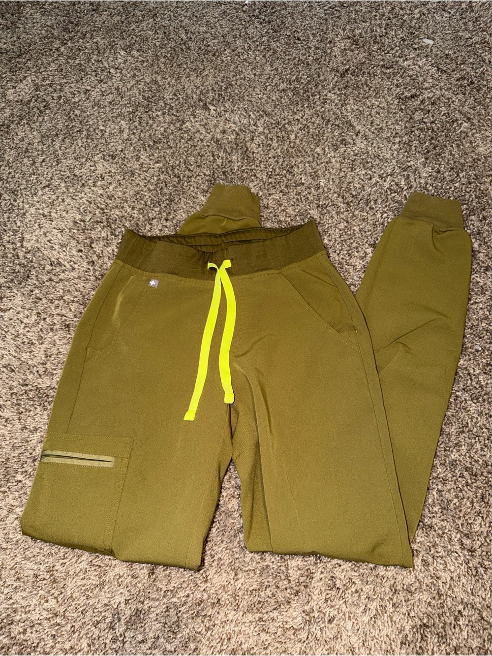 Figs Women’s Olive Green Zamora Jobber scrub pants xxs/tall